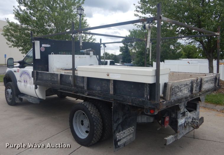 image for item IT9193 2006 Ford F450 Super Duty XL  flatbed truck