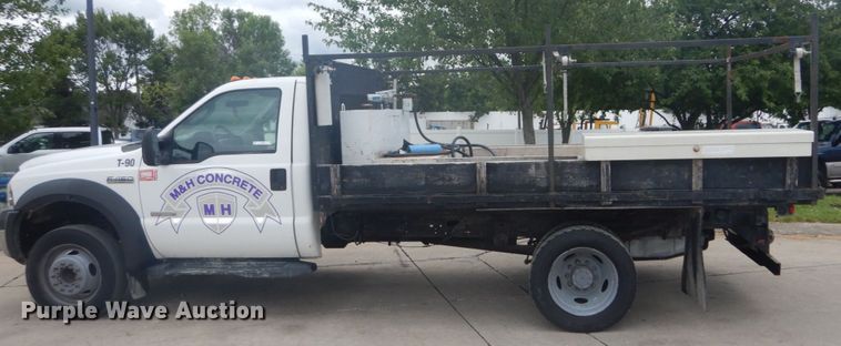 image for item IT9193 2006 Ford F450 Super Duty XL  flatbed truck