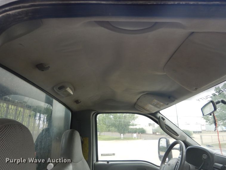 image for item IT9193 2006 Ford F450 Super Duty XL  flatbed truck