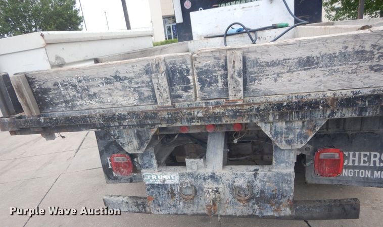 image for item IT9193 2006 Ford F450 Super Duty XL  flatbed truck