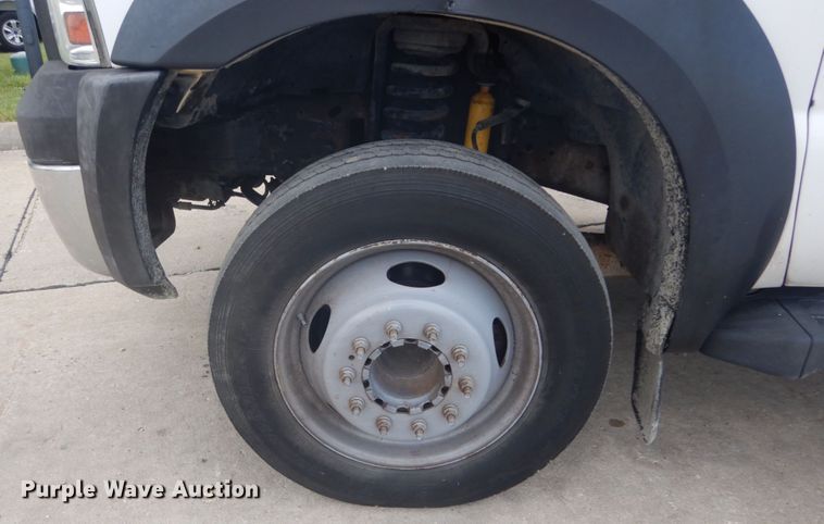 image for item IT9193 2006 Ford F450 Super Duty XL  flatbed truck