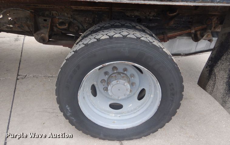 image for item IT9193 2006 Ford F450 Super Duty XL  flatbed truck