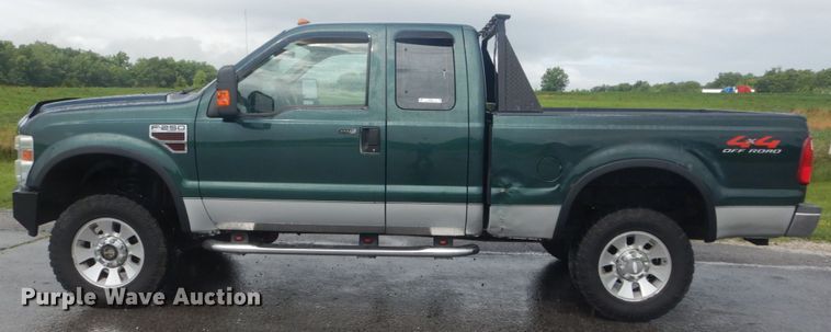 image for item IT9241 2008 Ford F250 Super Duty XLT  SuperCab pickup truck