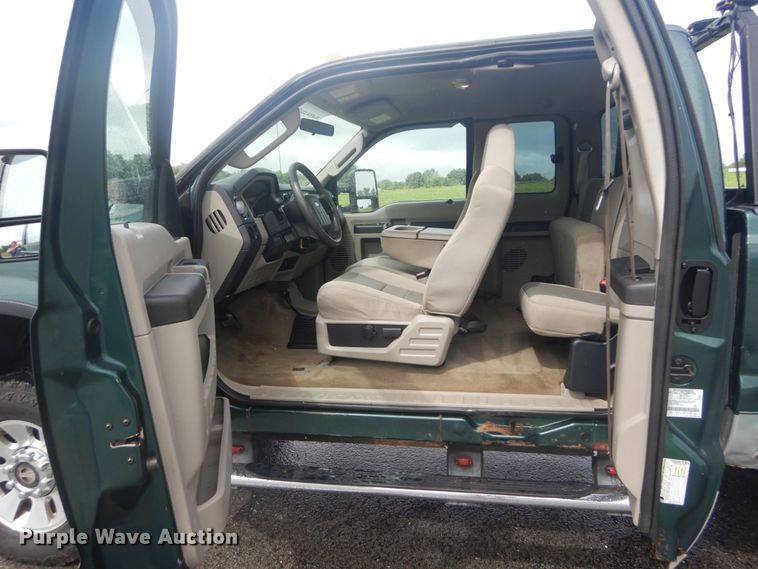 image for item IT9241 2008 Ford F250 Super Duty XLT  SuperCab pickup truck