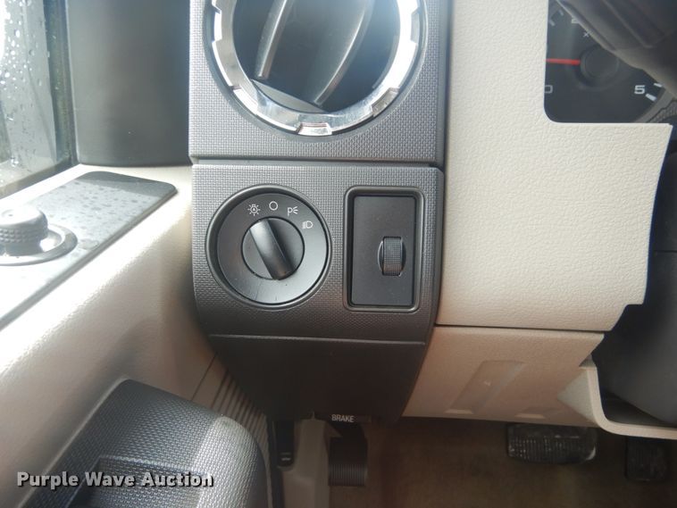 image for item IT9241 2008 Ford F250 Super Duty XLT  SuperCab pickup truck