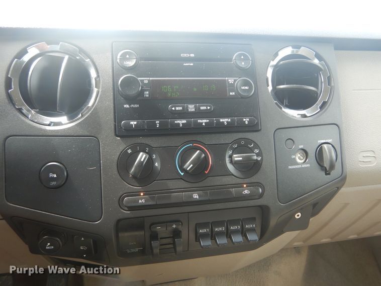 image for item IT9241 2008 Ford F250 Super Duty XLT  SuperCab pickup truck