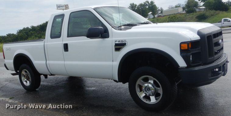 image for item IT9242 2008 Ford F250 Super Duty XL  SuperCab pickup truck