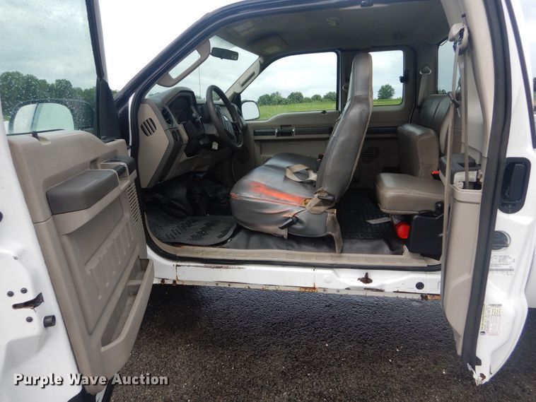 image for item IT9242 2008 Ford F250 Super Duty XL  SuperCab pickup truck
