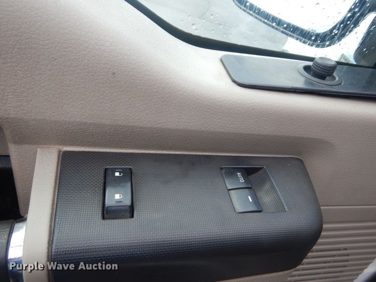 image for item IT9242 2008 Ford F250 Super Duty XL  SuperCab pickup truck