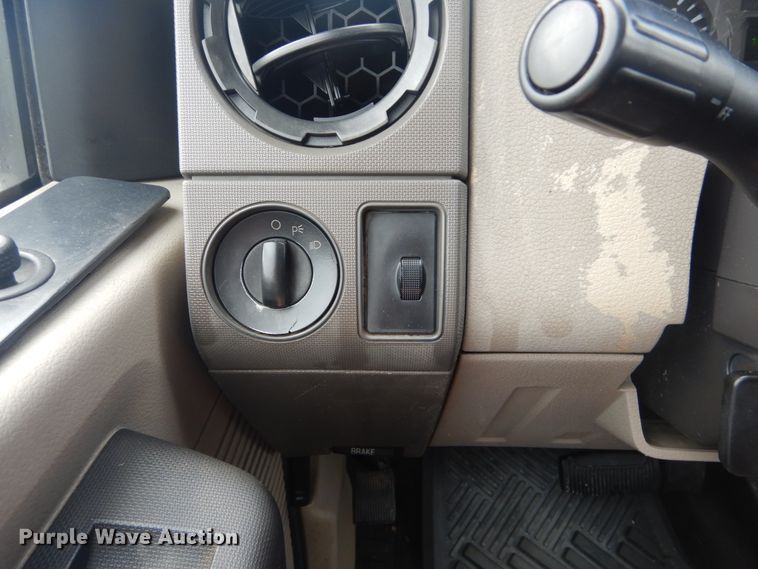 image for item IT9242 2008 Ford F250 Super Duty XL  SuperCab pickup truck