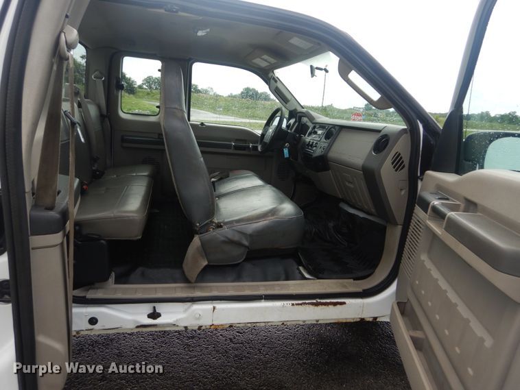 image for item IT9242 2008 Ford F250 Super Duty XL  SuperCab pickup truck