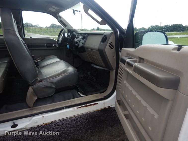 image for item IT9242 2008 Ford F250 Super Duty XL  SuperCab pickup truck