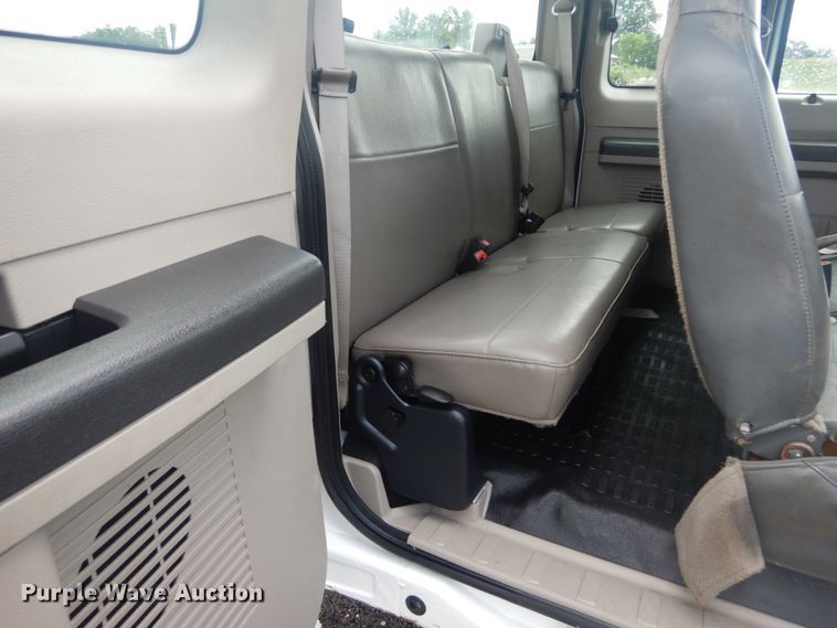 image for item IT9242 2008 Ford F250 Super Duty XL  SuperCab pickup truck