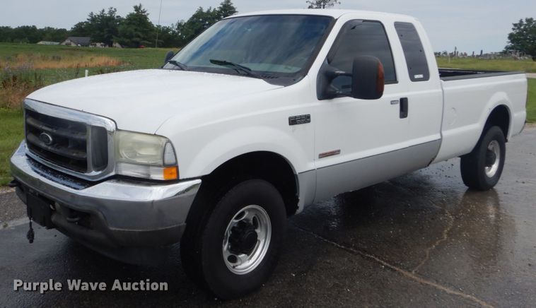 image for item IT9243 2004 Ford F250 Super Duty Lariat  SuperCab pickup truck
