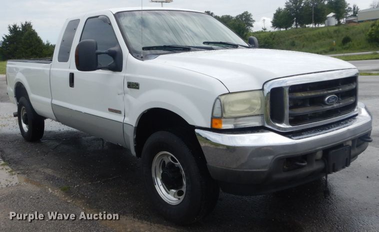 image for item IT9243 2004 Ford F250 Super Duty Lariat  SuperCab pickup truck