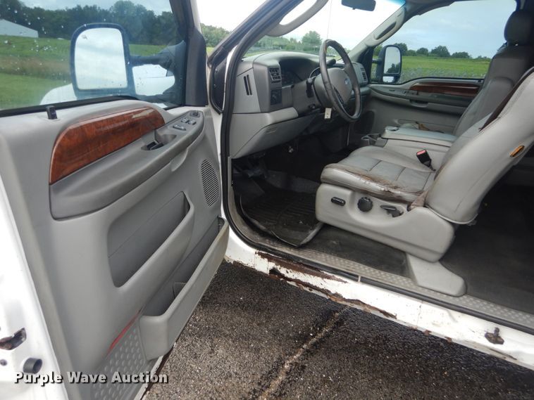 image for item IT9243 2004 Ford F250 Super Duty Lariat  SuperCab pickup truck