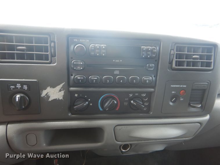 image for item IT9243 2004 Ford F250 Super Duty Lariat  SuperCab pickup truck