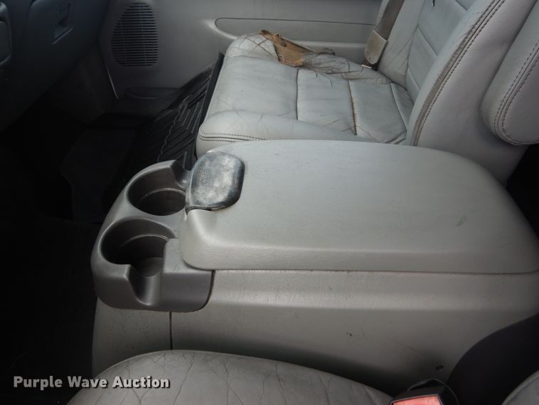 image for item IT9243 2004 Ford F250 Super Duty Lariat  SuperCab pickup truck