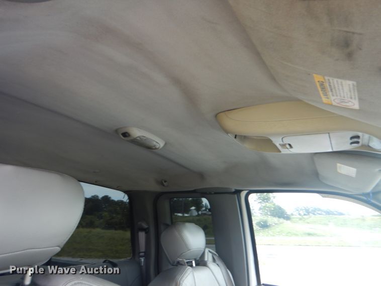 image for item IT9243 2004 Ford F250 Super Duty Lariat  SuperCab pickup truck