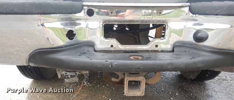 image for item IT9243 2004 Ford F250 Super Duty Lariat  SuperCab pickup truck