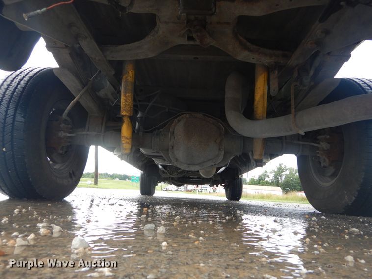 image for item IT9243 2004 Ford F250 Super Duty Lariat  SuperCab pickup truck