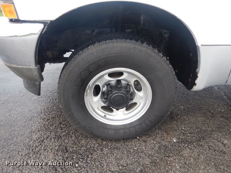 image for item IT9243 2004 Ford F250 Super Duty Lariat  SuperCab pickup truck