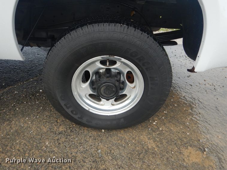 image for item IT9243 2004 Ford F250 Super Duty Lariat  SuperCab pickup truck