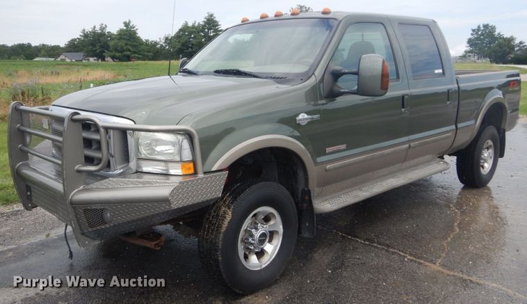 image for item IT9244 2003 Ford F350 Super Duty Lariat  Crew Cab pickup truck