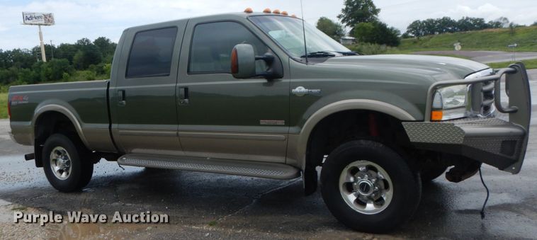 image for item IT9244 2003 Ford F350 Super Duty Lariat  Crew Cab pickup truck