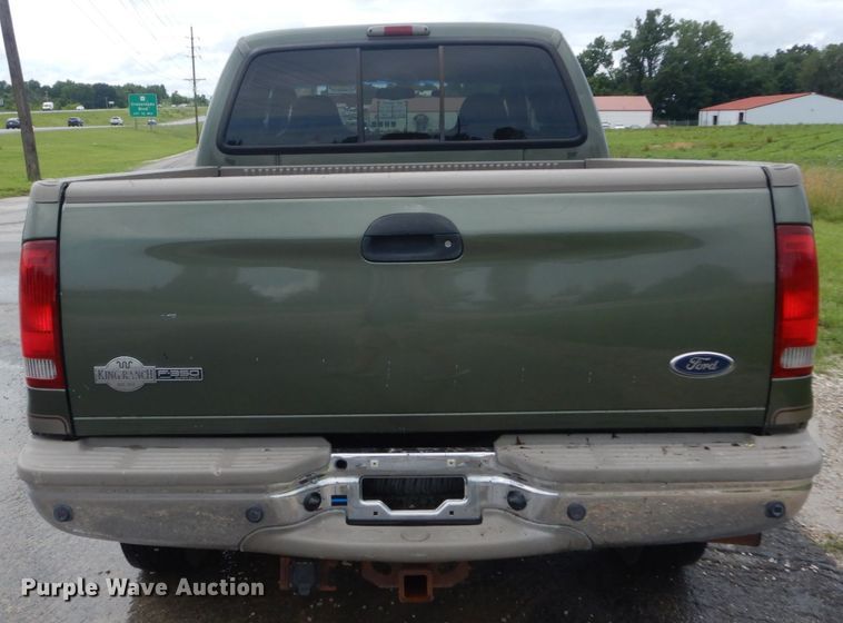 image for item IT9244 2003 Ford F350 Super Duty Lariat  Crew Cab pickup truck