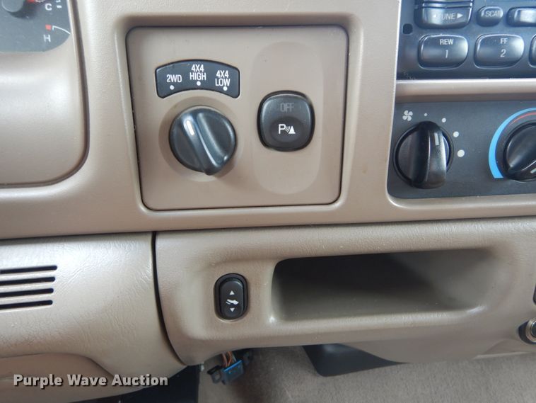 image for item IT9244 2003 Ford F350 Super Duty Lariat  Crew Cab pickup truck