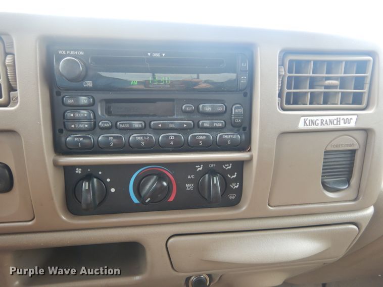 image for item IT9244 2003 Ford F350 Super Duty Lariat  Crew Cab pickup truck