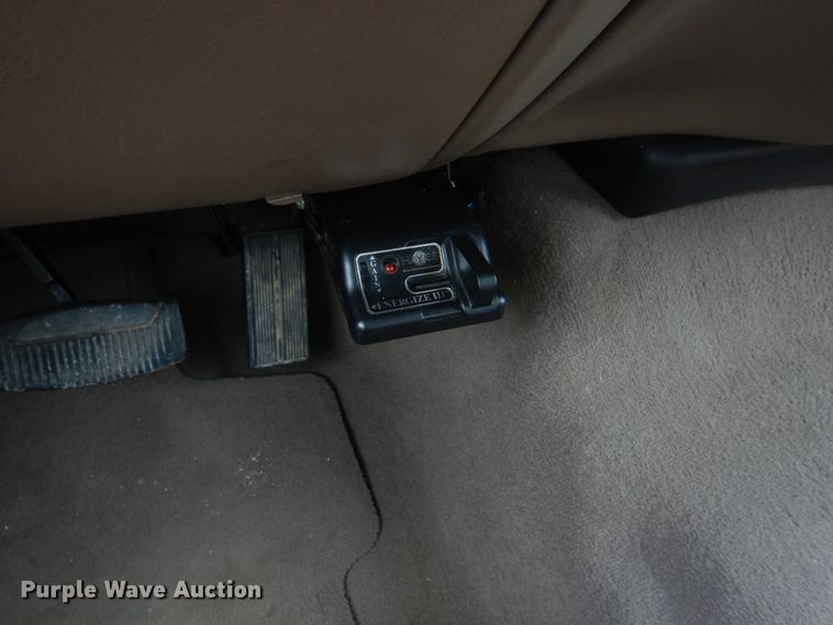 image for item IT9244 2003 Ford F350 Super Duty Lariat  Crew Cab pickup truck