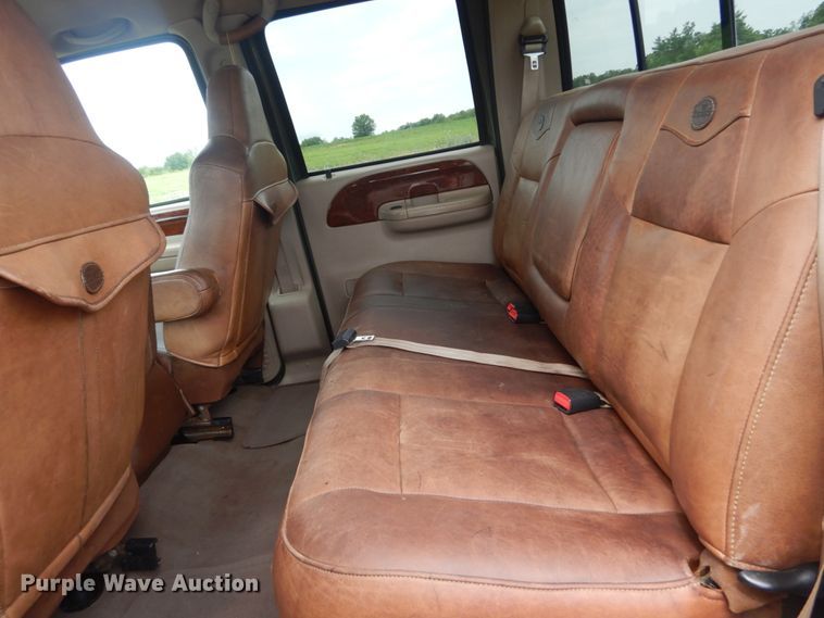 image for item IT9244 2003 Ford F350 Super Duty Lariat  Crew Cab pickup truck