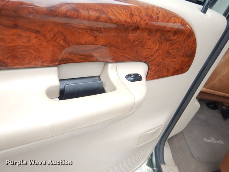 image for item IT9244 2003 Ford F350 Super Duty Lariat  Crew Cab pickup truck