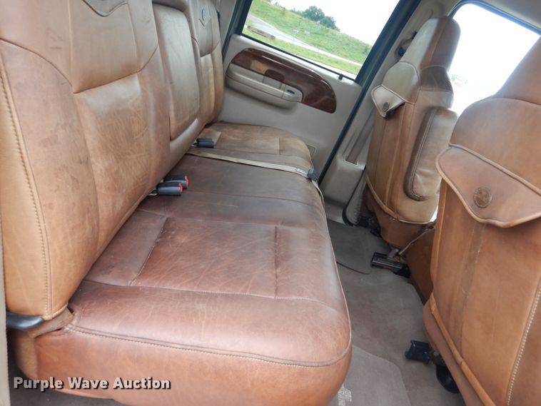 image for item IT9244 2003 Ford F350 Super Duty Lariat  Crew Cab pickup truck