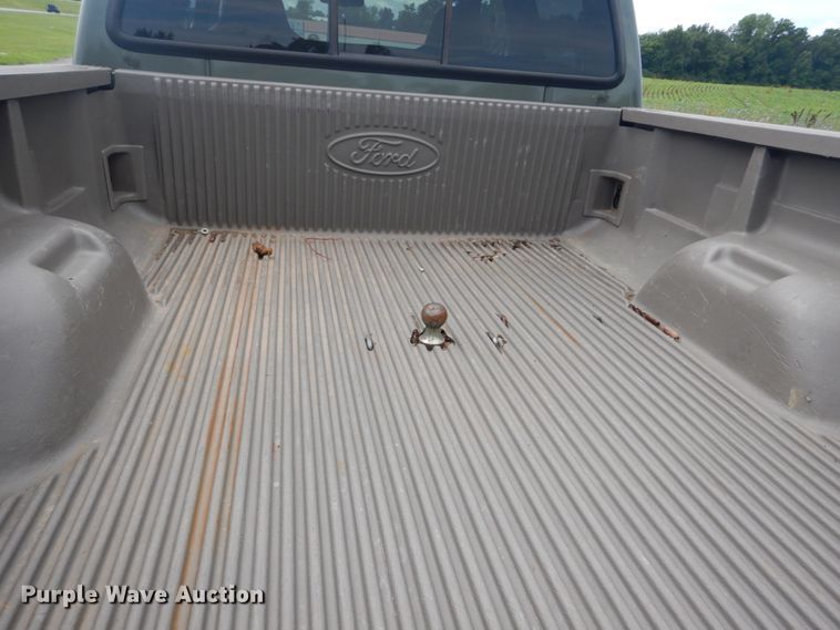 image for item IT9244 2003 Ford F350 Super Duty Lariat  Crew Cab pickup truck