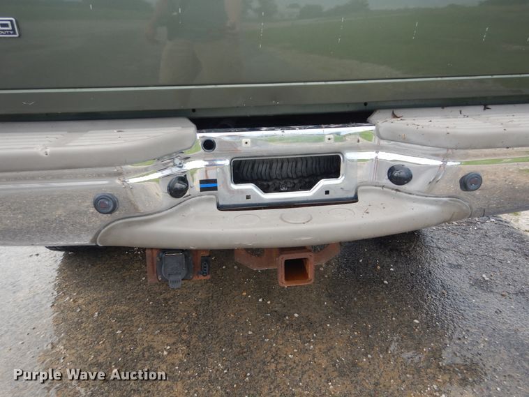 image for item IT9244 2003 Ford F350 Super Duty Lariat  Crew Cab pickup truck