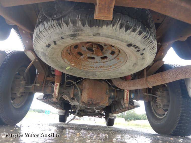 image for item IT9244 2003 Ford F350 Super Duty Lariat  Crew Cab pickup truck