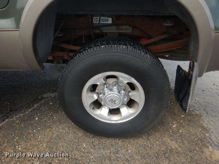 image for item IT9244 2003 Ford F350 Super Duty Lariat  Crew Cab pickup truck