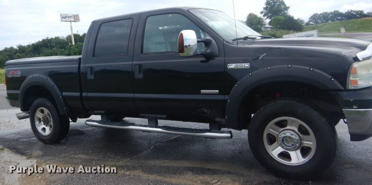 image for item IT9245 2007 Ford F350 Super Duty Lariat  Crew Cab pickup truck