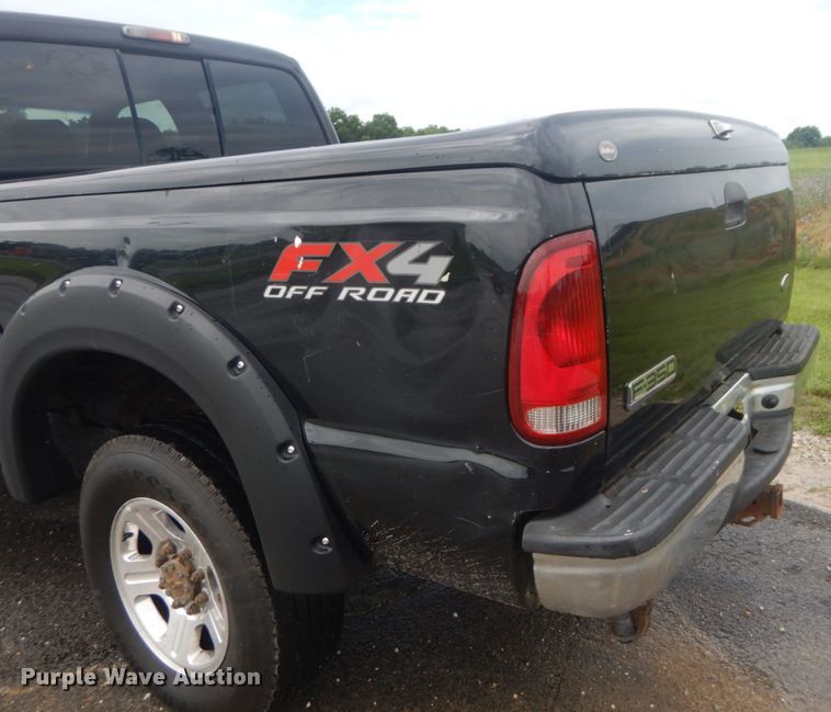 image for item IT9245 2007 Ford F350 Super Duty Lariat  Crew Cab pickup truck