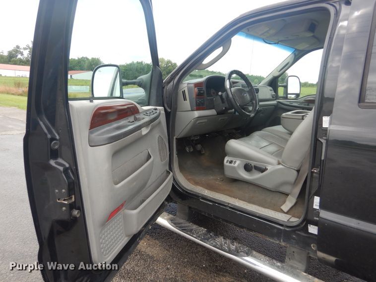 image for item IT9245 2007 Ford F350 Super Duty Lariat  Crew Cab pickup truck