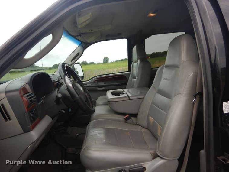 image for item IT9245 2007 Ford F350 Super Duty Lariat  Crew Cab pickup truck