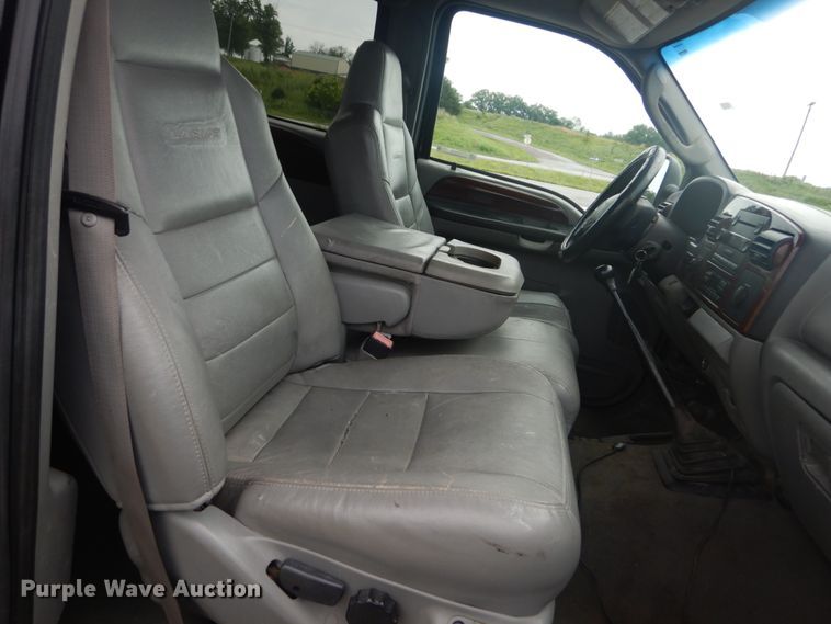 image for item IT9245 2007 Ford F350 Super Duty Lariat  Crew Cab pickup truck