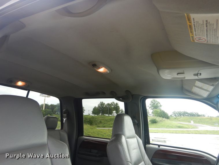 image for item IT9245 2007 Ford F350 Super Duty Lariat  Crew Cab pickup truck