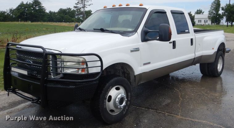 image for item IT9246 2006 Ford F350 Super Duty Lariat  Crew Cab pickup truck