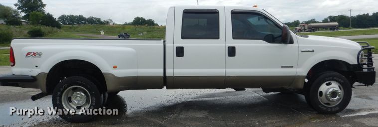 image for item IT9246 2006 Ford F350 Super Duty Lariat  Crew Cab pickup truck