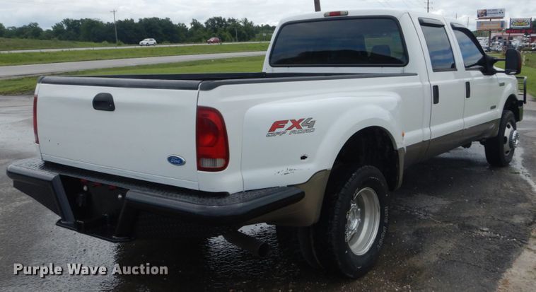 image for item IT9246 2006 Ford F350 Super Duty Lariat  Crew Cab pickup truck