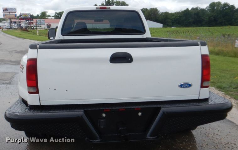 image for item IT9246 2006 Ford F350 Super Duty Lariat  Crew Cab pickup truck
